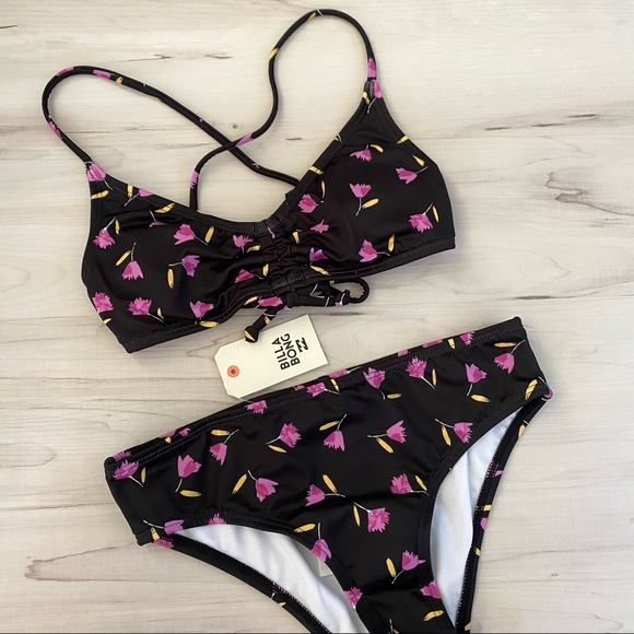 🌺 Billabong Girls’ Floral Bikini 🌺 - Picture 3 of 9